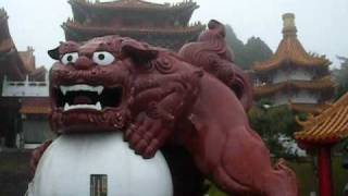preview picture of video 'WENWU TEMPLE by Sun Moon Lake TAIWAN 2010'