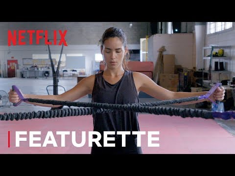 Triple Frontier (Featurette 'Work Out - Adria Arjona')