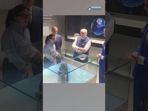 #Moscow: PM Modi & President Putin at ROSATOM Pavilion in VDNKh exhibition centre | #shorts #modi