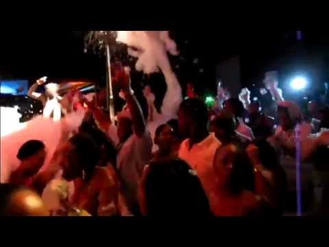 Tommy Lee Ft. Blak Diamon - Life We Live [Summer Wave Riddim] May 2012