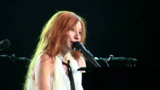Tori Amos covers the Cure - Love Song (I Will Always Love You) - Live in Concert at Bonnaroo 2010