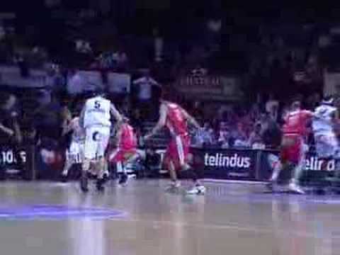 03 23-02-08 BCO-Charleroi - Veselin Petrovic flitst inside e