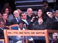 Aretha sings at the funeral of Miss Rosa Parks