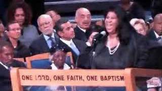 Aretha sings at the funeral of Miss Rosa Parks