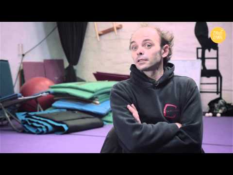 Roberto Magro, el método del actor de circo