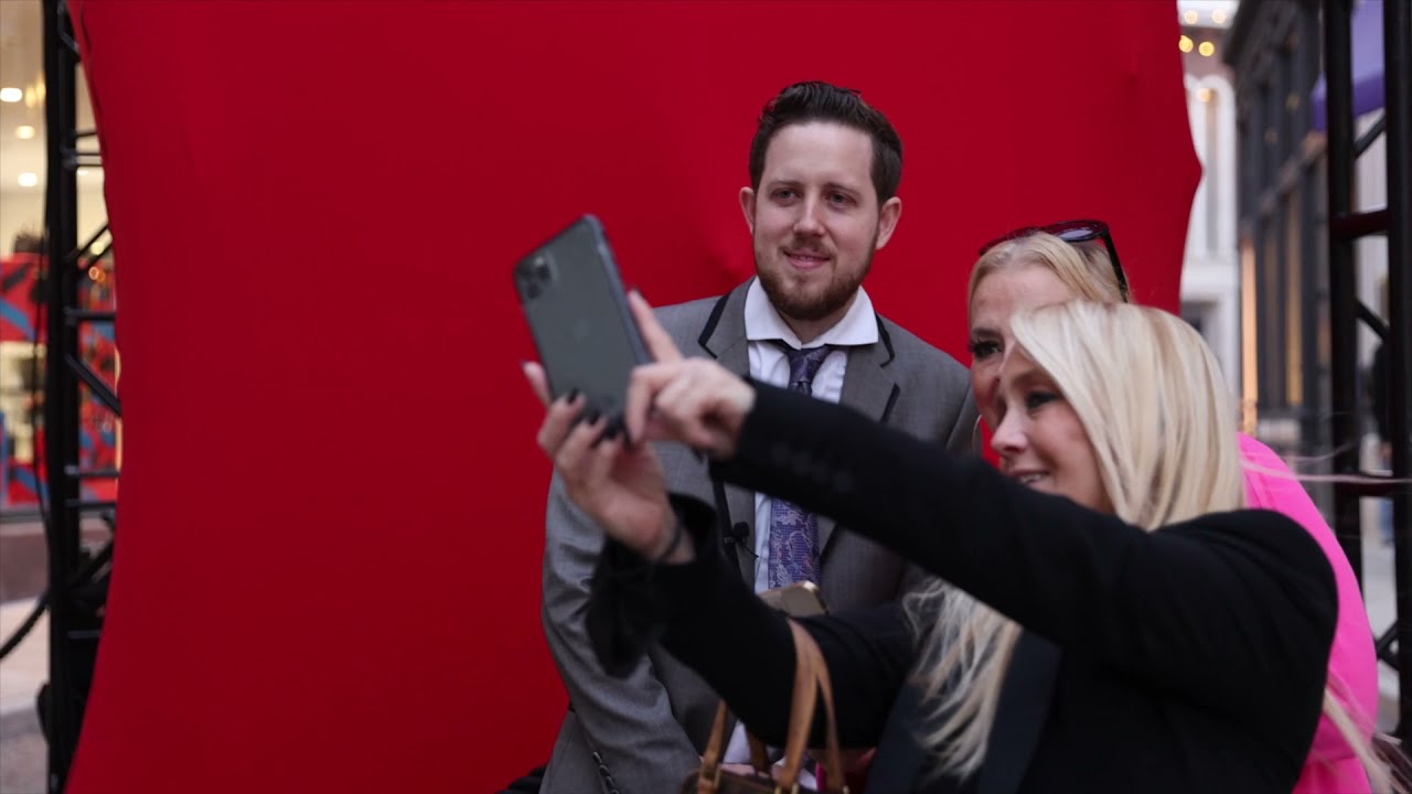 Promotional video thumbnail 2 for The magicIAN Tour