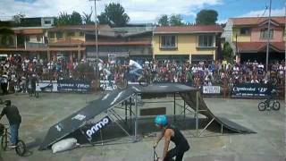 preview picture of video 'Competencia BMX en San Joaquín de Flores, Heredia, Costa Rica.'