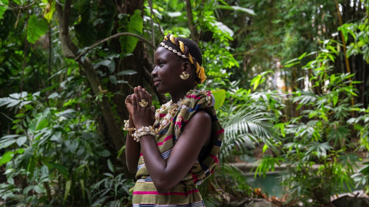 Afya Benedicte, 15, Cote d'Ivoire. Photographer: Frank Dejongh