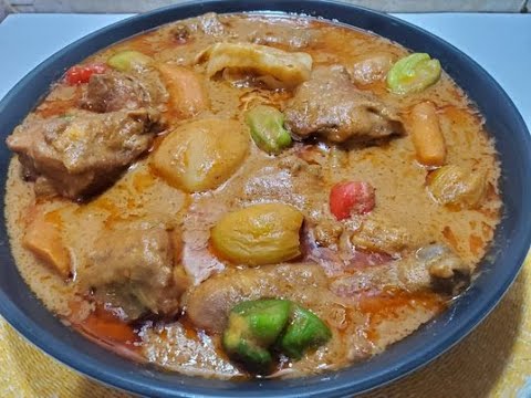 Peanut sauce with chicken and vegetables / Mafé