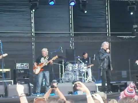 VOTVÍRÁK 2012 - VÁCLAV NECKÁŘ & BACILY - TU KYTARU JSEM KOUPIL KVŮLI TOBĚ