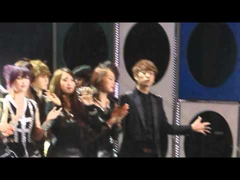 [FANCAM] KARA Ending of MBC Korean Music Wave in Google part 2