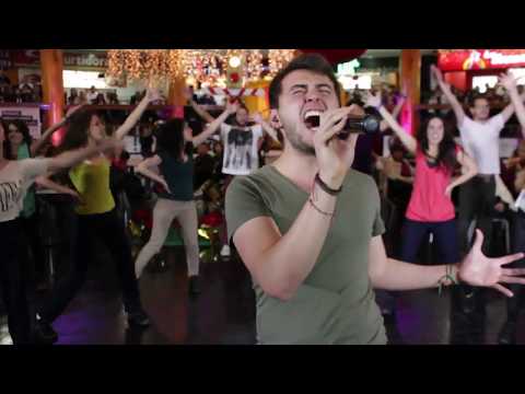 Flashmob tributo Queen Michael Jackson