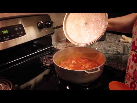 COOKING A PANAMANIAN TAMAL DE OLLA