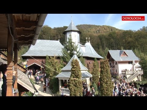 Parohia neamțeană Negulești a îmbrăcat haine de sărbătoare