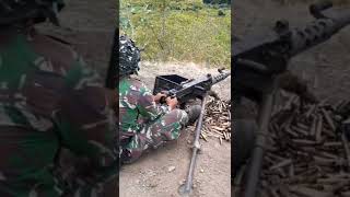 Download lagu dasyat senapan serbu milik tni mp3