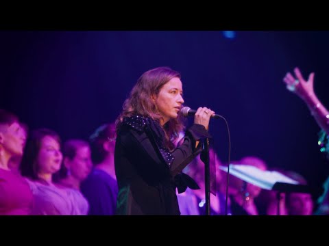 Meg Washington & Melbourne Indie Voices sing Lazarus Drug - 400 singers live at the Palais!