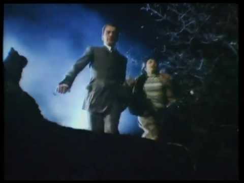 Video thumbnail for Hounds of Love (Alternative) [12" Version]