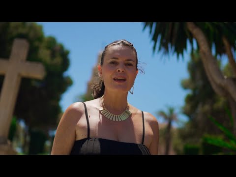 Les Feuilles Mortes (Autumn Leaves) – French Latino – (Official Music Video) | Album Viva la Música