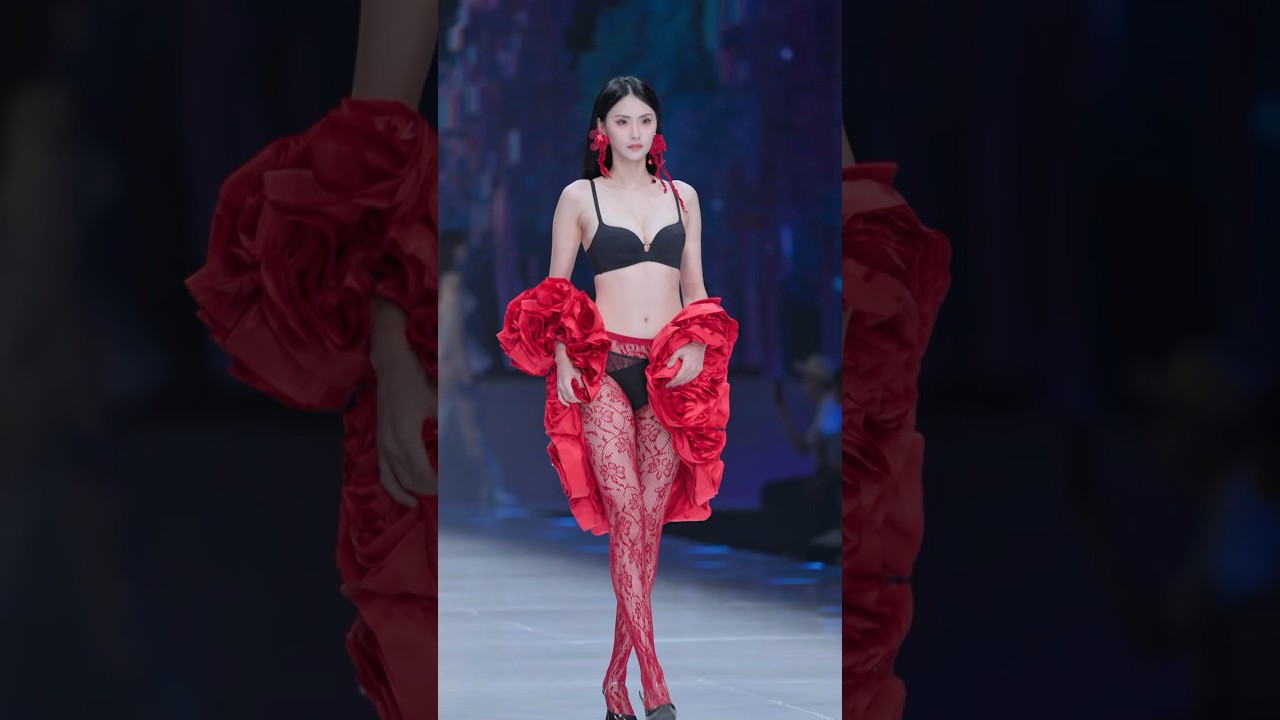 SIUF深圳内衣展趋势发布内衣秀杨雯雅走秀片段#fashion #catwalk #beauty #beautiful #model