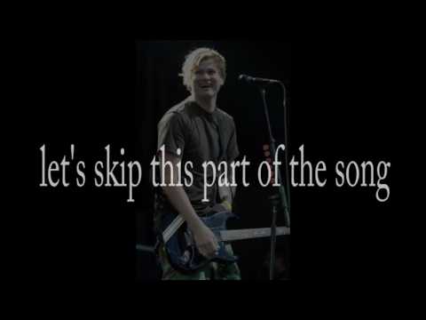 Tom DeLonge Forgets Lyrics of Blink 182 Anthem Part 2