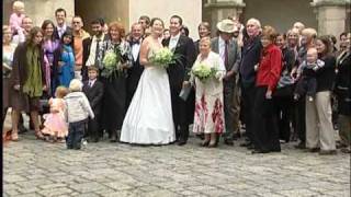 preview picture of video 'Svatba Julie a Honza - 3. díl: Gratulace novomanželům, společné focení'