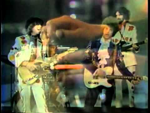 The Flying Burrito Brothers - Christine's Tune (Devil in Disguise).flv