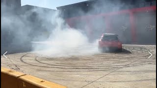 TOYOTA會長豐田章男來台 出席開幕式親駕車甩尾演出