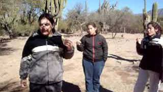 preview picture of video 'Almorzando en Pueblo Perdido De la Quebrada'