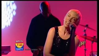 ANNIE LENNOX Walking on Broken Glass LIVE GMTV 2009