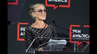 Download lagu Sarah Jessica Parker’s Bedazzled Specs Aren’t Your Average Reading Glasses mp3