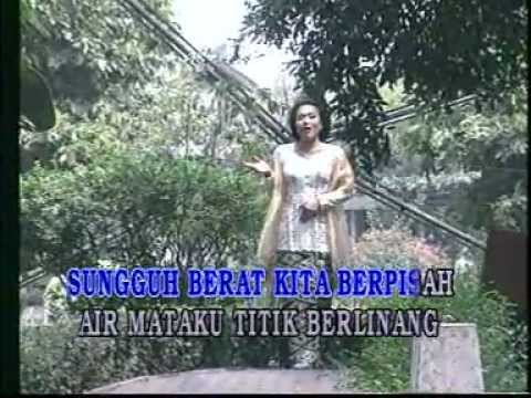 Stambul Jauh di Mata - Tuti Maryati