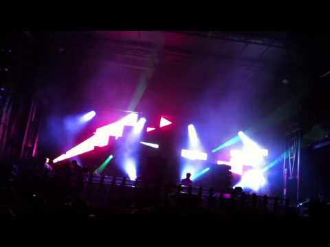 Sven Vath play Efdemin - There﻿ Will Be Singing (Dj Koze Remix) @ Inox Park Paris 10-09-11
