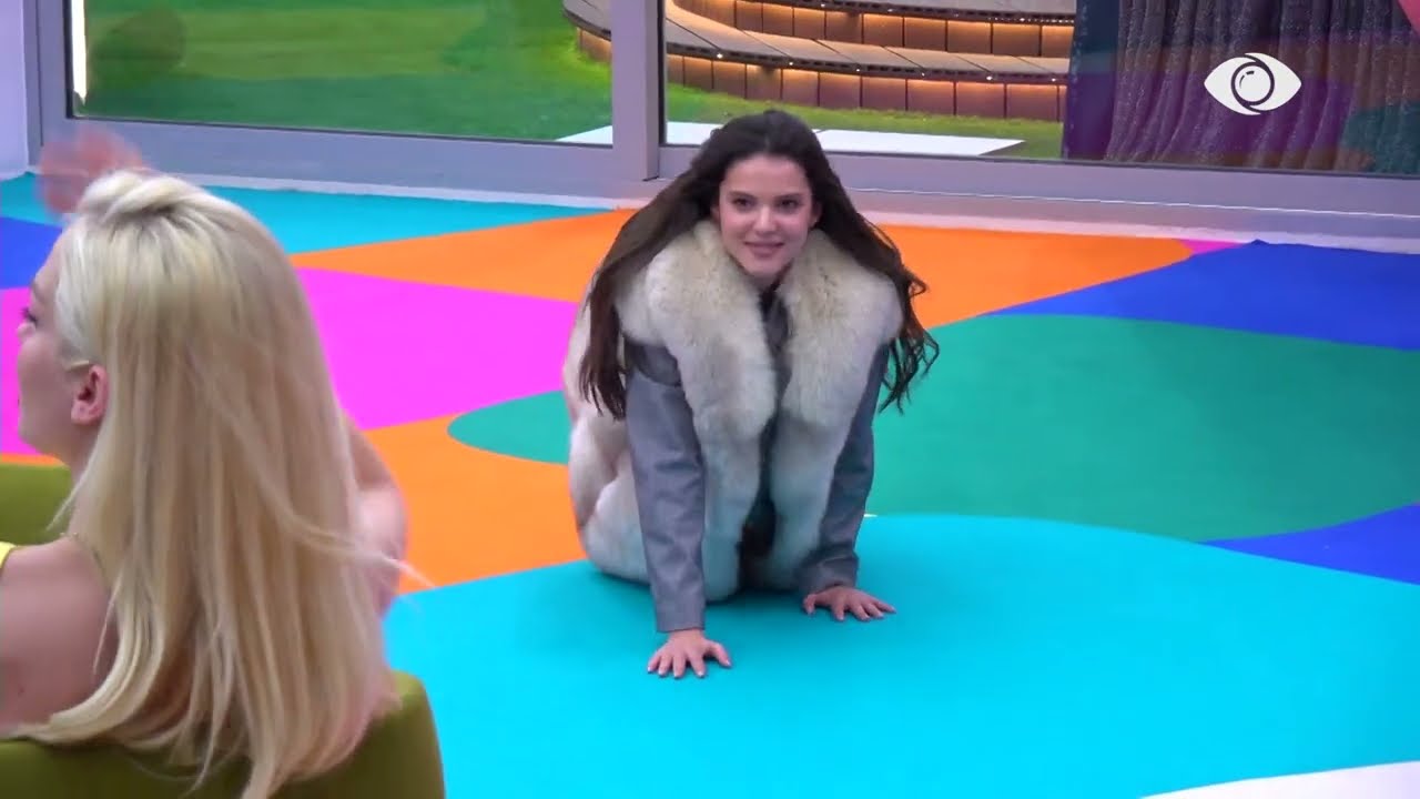 Rizarta ecën si luaneshë, Kelly: Koordino shpatullën e majtë me të djathtën, jo sikur je zënë kaps!