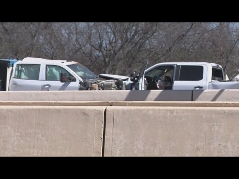 Major crash shuts down parts of I-10 near the Dominion in far northwest San Antonio