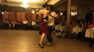 Argentine Tango: Nino Bien (Andres & Meredith - NYC 8-20-10 #1)