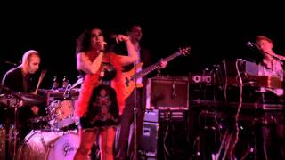 Alma Tropicália at the Black Cat - Vou Recomecar