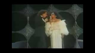 Kadr z teledysku Endless Love tekst piosenki Diana Ross & Lionel Richie