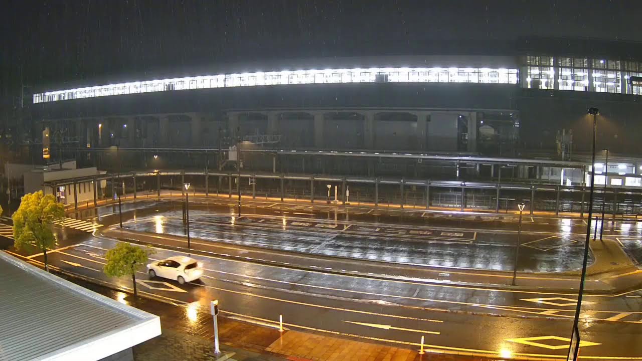 Live webcam view of Awara-Onsen Station Plaza