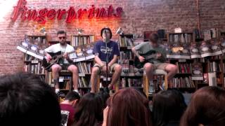 Neck Deep- Tables Turned (acoustic live @fingerprints Long Beach 3.9.14
