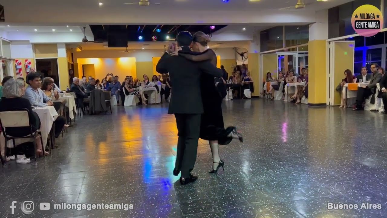 Video thumbnail for Jose Luis Salvo y Carla Rossi - Milonga Gente Amiga - 15/OCT/2023 (1/3)