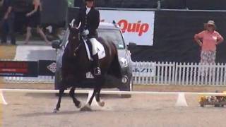 preview picture of video 'Marg Robinson & Parkridge Liberty at NZ 2010 HOY'