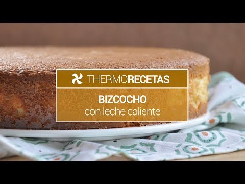 Bizcocho con leche caliente
