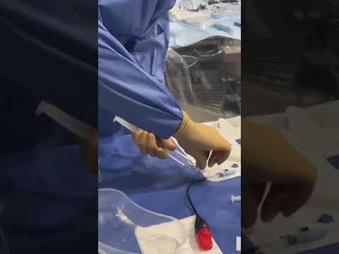 Dr Touma preparing shockwave balloon