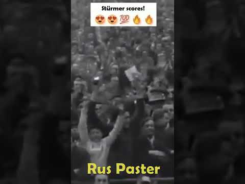 ECC 1960-61. Hamburger SV - Burnley FC. Klaus Stürmer scores.