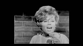 Lesley Gore - Summer and Sandy (Official Music Video)