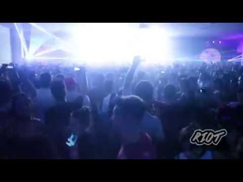 Phil Weeks playing "It's the inside that counts" @ RIOT - Córdoba, Argentina