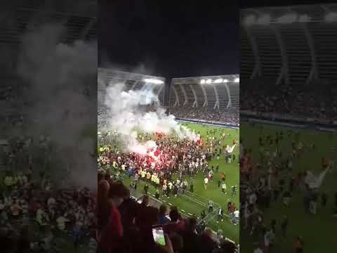 Envahissement de terrain après Amiens SC -Guimgamp