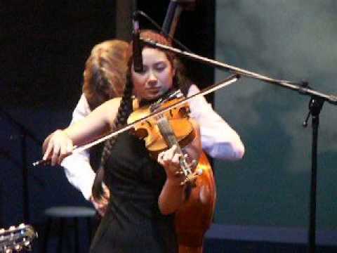 Annie Staninec - DFNW Sunday Oct 1, 2006 - Set 12 - Dudley Hill Prize Winner