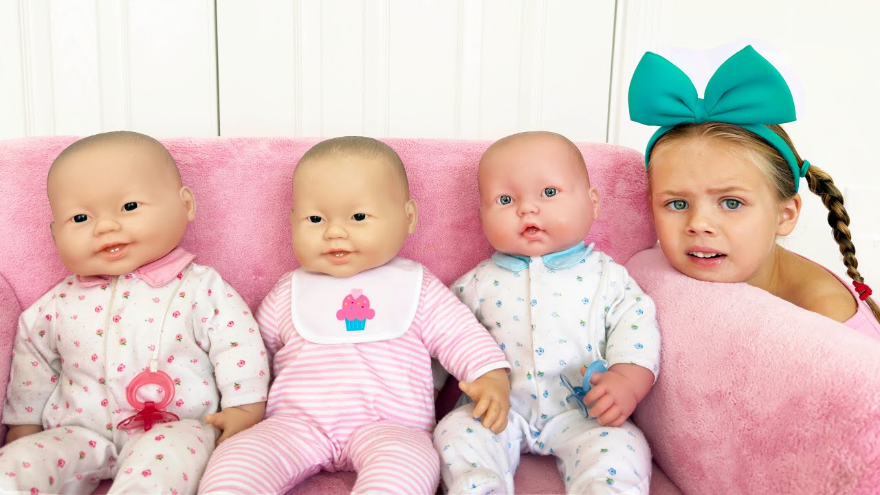 Pretend Fun! Naomi Plays with Baby Dolls and Girl Toys