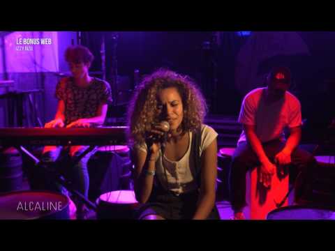 Alcaline, Les Bonus - Izzy Bizu"White Tiger"